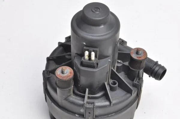 Pompe à air secondaire Porsche OEM 99660510400 image 6