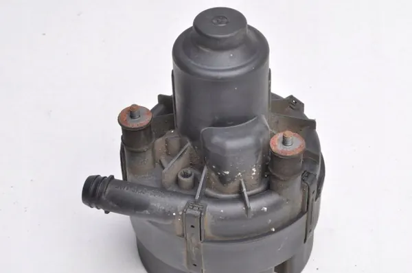 Pompe à air secondaire Porsche OEM 99660510400 image 7