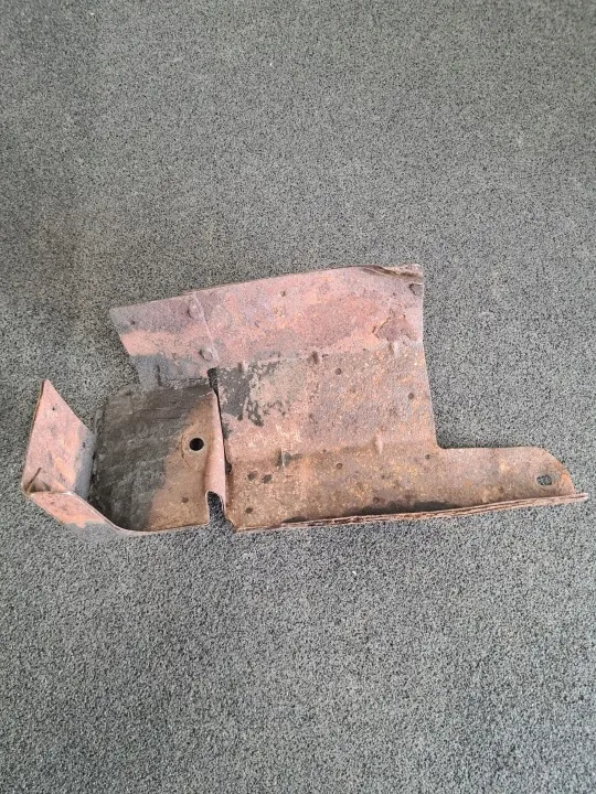 Pakoputken Keräin Suoja OEM 51081205331 MAN:lle image 3