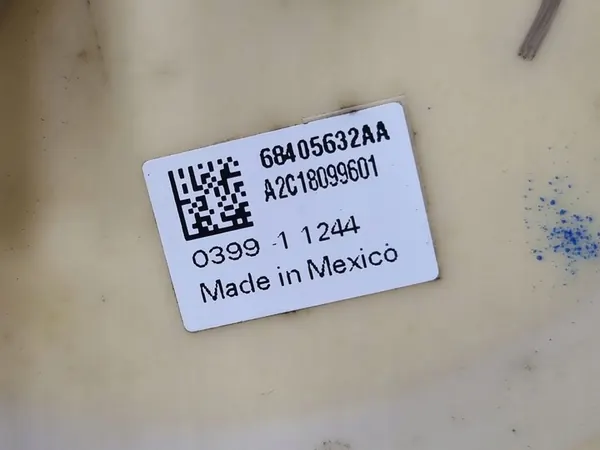 Capteur de niveau de carburant Dodge Charger 2021 OEM 68405632AA image 2