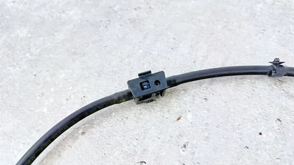 MERCEDES W213 Boquillas de limpiaparabris delanteras A2138608900 image 4