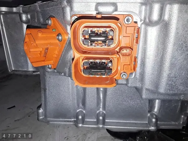 Bateria híbrida Jaguar OEM L8A210B759AD - Usada image 3