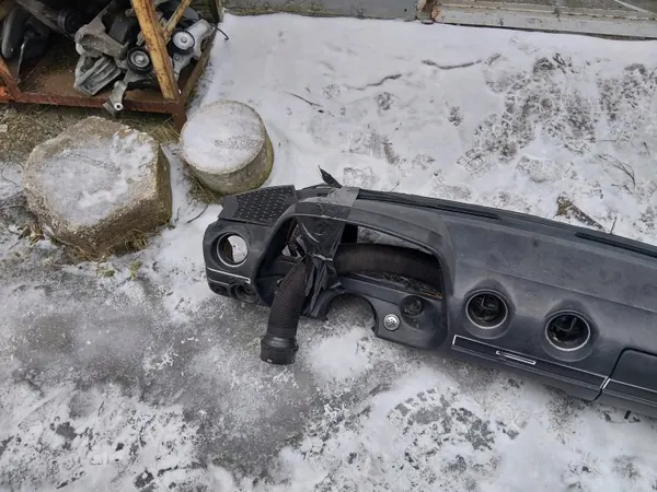 Mercedes W123 Dashboardconsole OEM Gebruikt image 4