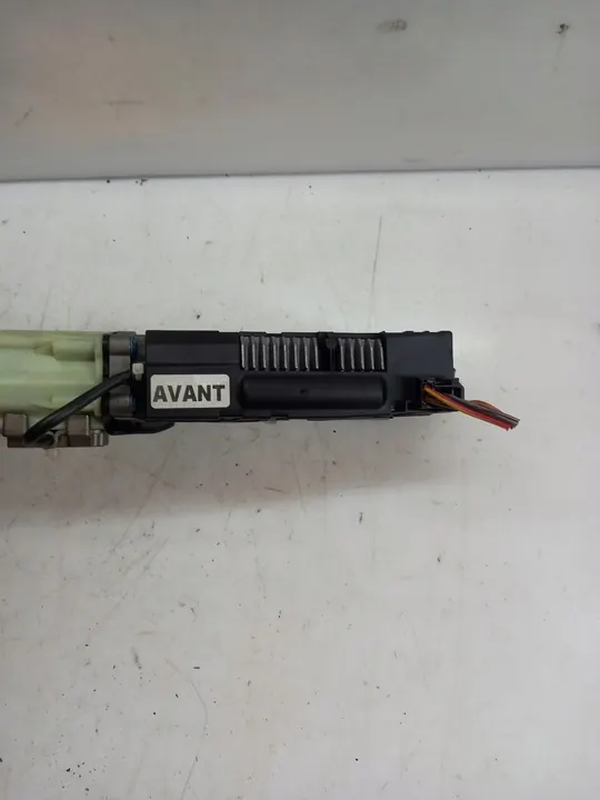 Vänster bagagelucka aktuator Audi A4 B8 Kombi image 3