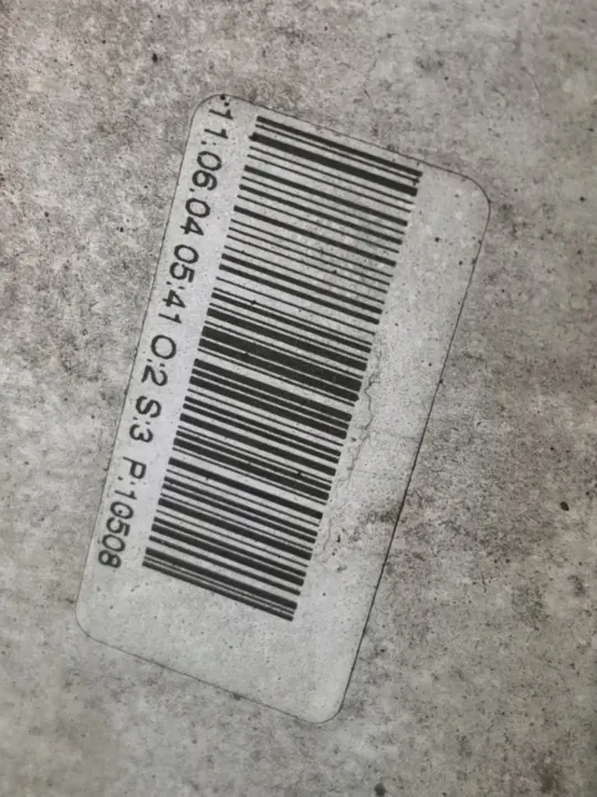 Intercooler Mercedes-Benz OEM A2115001002 - Usado image 8