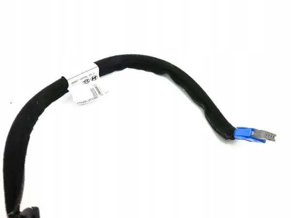 Hyundai Kona USB-aansluiting OEM 96120CM500 - Gebruikt image 4