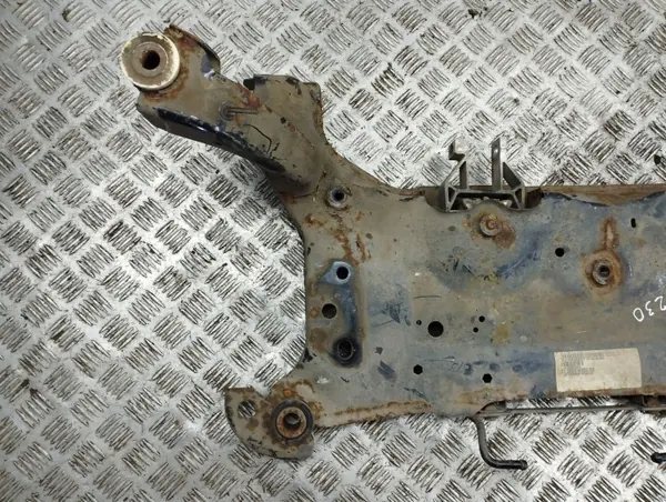 Volvo V40 2013 Voorste Hulpframe OEM A13256FS0693 image 8