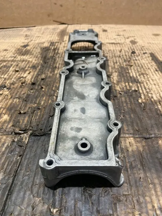 Couvercle de soupape Peugeot OEM 9633232080 - Occasion image 2
