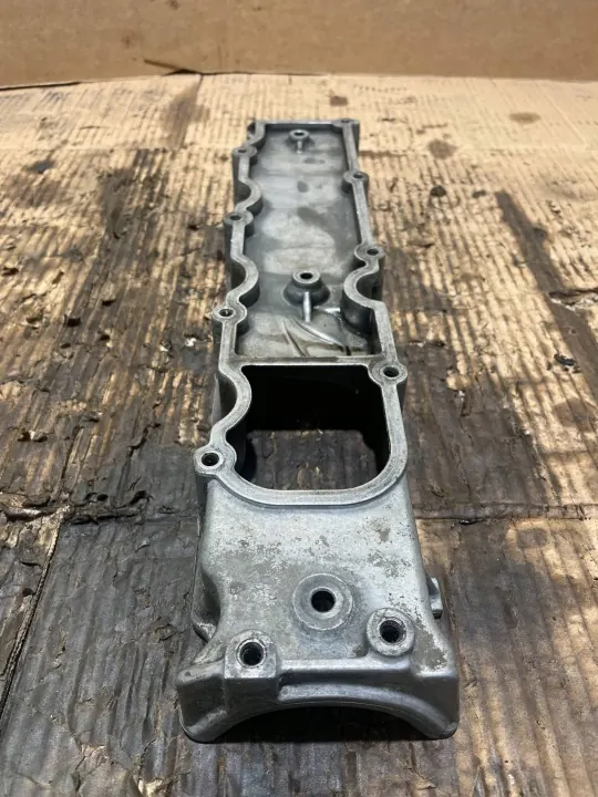 Couvercle de soupape Peugeot OEM 9633232080 - Occasion image 3