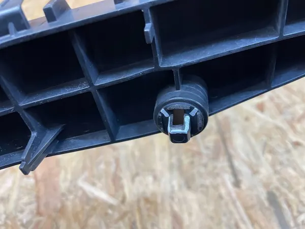 Supporto paraurti anteriore destro Toyota Prius IV 52115-47050 image 7