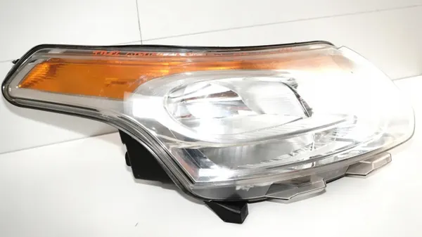 Höger framlykta OEM 365578429 Citroen C3 Picasso image 2