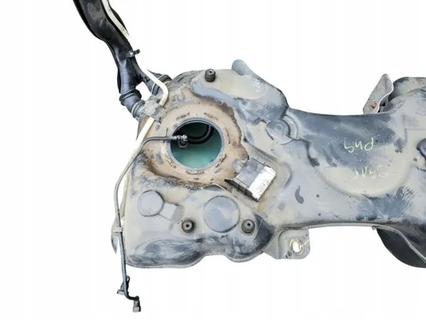 Audi Q3 Polttoainesäiliö OEM 5QF201021CT - Käytetty image 8