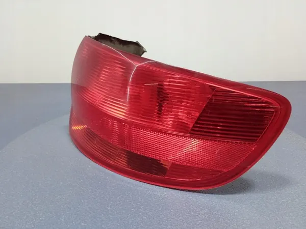 AUDI A3 8P Sportback Luz Trasera Derecha 8P4945096C image 2