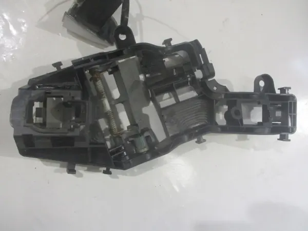Ovenkahvan Kiinnike VW Golf Sportsvan OEM 510837811E image 6