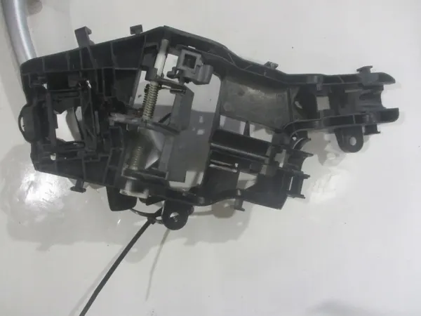Ovenkahvan Kiinnike VW Golf Sportsvan OEM 510837811E image 7
