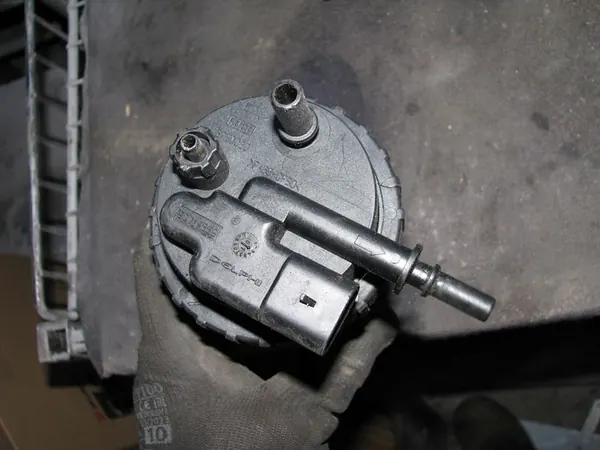 Polttoainesuodattimen Kotelo Trafic II Vivaro A 1.9 DCI 8200116578 image 2