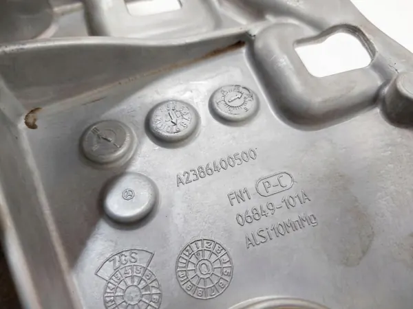 Renfort d'aile arrière gauche OEM A2386400500 image 6