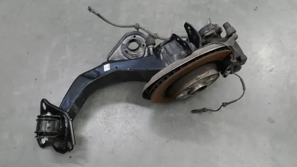 Pièces suspension arrière gauche OEM 6898963 BP2 image 2