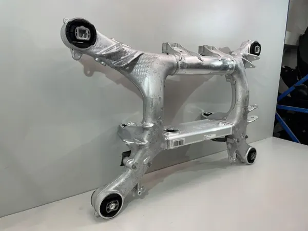 Molas traseiras BMW 5 G30 OEM 6861201 - Usado image 3