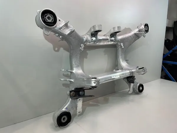 Molas traseiras BMW 5 G30 OEM 6861201 - Usado image 6