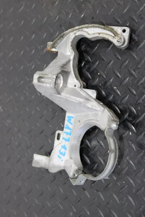 Mercedes A-luokka W177 Puoliakselituki OEM A2820162200 image 2