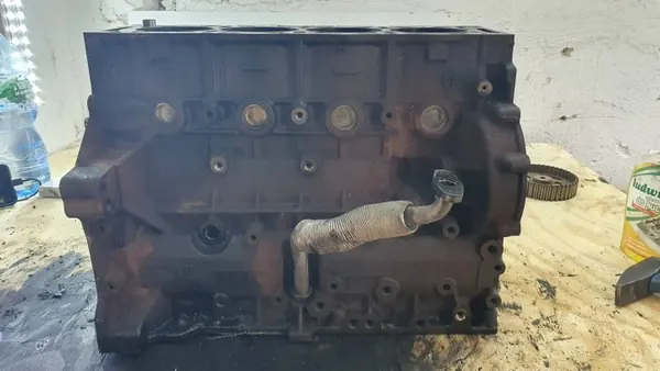 Bloque motor Citroen C-Crosser OEM FOA7178 Usado image 4