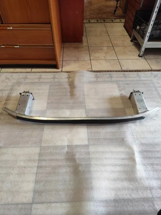 Volvo V60 2018 Vahvistuspalkki OEM 31476358 image 2