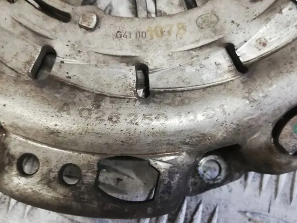 Kaksimassainen Flywheel Mercedes B-luokka W246 1.5 DCI A0262501001 image 8