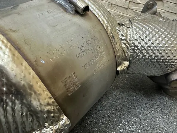 Ferrari 296 Katalysaattori OEM 814926/814772 image 3