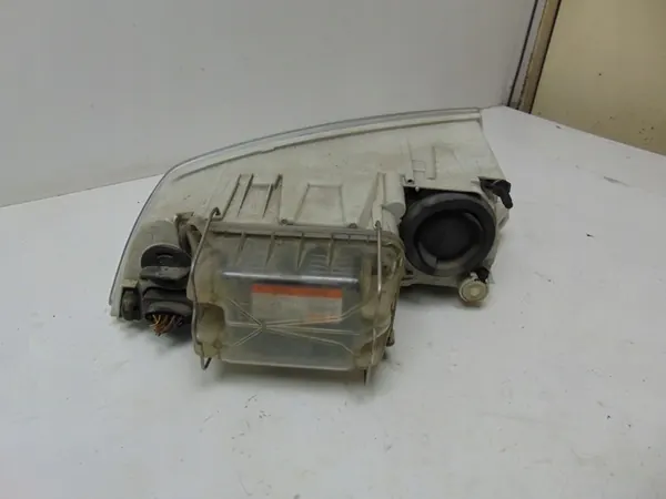 Vasen etu Xenon-ajovalaisin Skoda Octavia II 2004-08 image 9