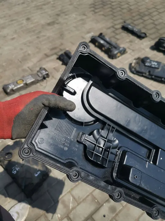 Volkswagen OE Motorventilock 03G103475 image 10