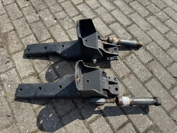 OEM Ohjaamon Ripustuskiinnike Mercedes Atego III E6 image 2