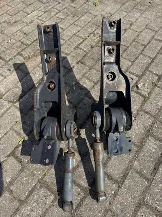OEM Ohjaamon Ripustuskiinnike Mercedes Atego III E6 image 3