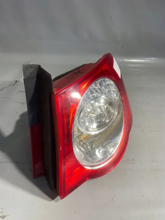 Lámpara trasera derecha VW Passat B6 Sedan image 2