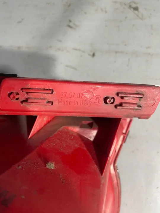 Lámpara trasera derecha VW Passat B6 Sedan image 6