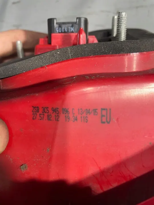 Lámpara trasera derecha VW Passat B6 Sedan image 7