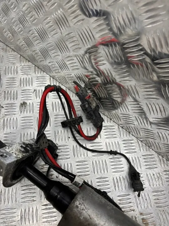 Aktiivinen taka-stabilointitanko OEM 6886159 BMW 7 G11 G12 image 5