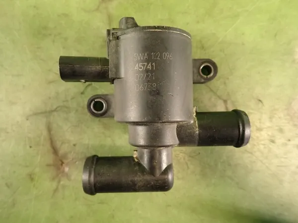 Vattencirkulationspump OEM 5WA122096 för Skoda Octavia image 2
