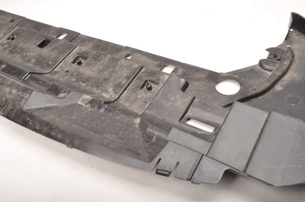 Cubierta Parachoques Volvo XC40 OEM 32345494 - Usado image 3