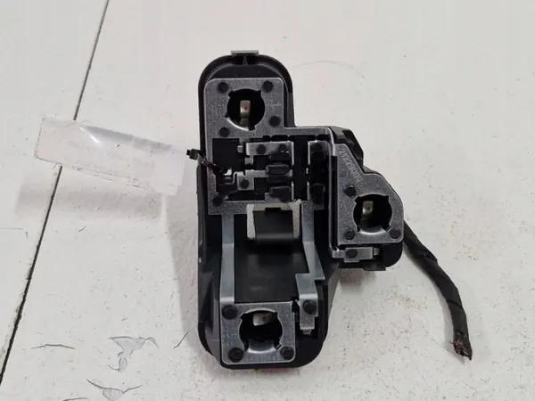Insert Phare Arrière Gauche Volvo V40 OEM 31290851 image 2