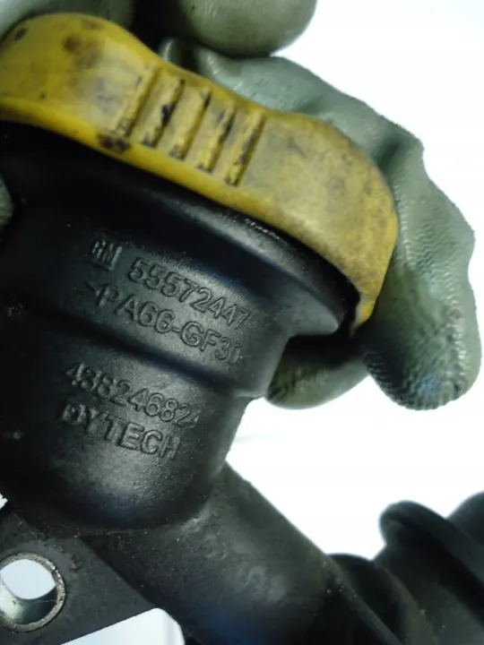 Öleinfüllstutzen OEM 55572447 für Opel Astra J Corsa D image 3