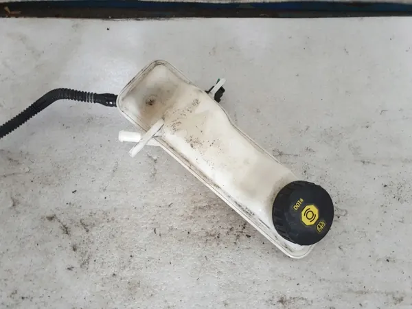 Remvloeistofreservoir OEM 25188984 voor Opel Karl Viva image 3
