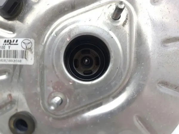 Infiniti Q30 2016 Servofreno - Pieza OEM Usada image 8