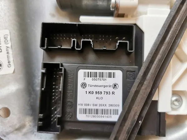 Regulador de janela dianteira esquerda VOLKSWAGEN GOLF V OEM 1K3837461B image 5