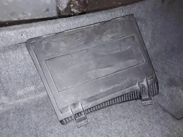 Couvercle microfiltre air BMW OEM 64318364774 Occasion image 2