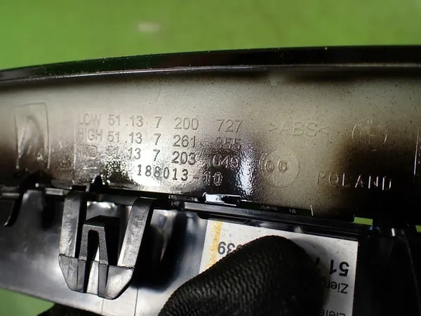 Left Black Grille M Performance BMW F10 F11 image 6