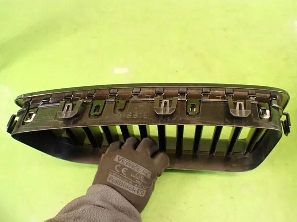 Left Black Grille M Performance BMW F10 F11 image 7