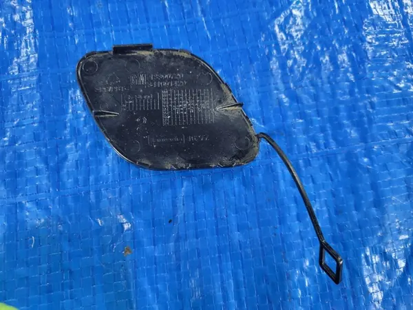 OPEL Zafira C Tappo paraurti posteriore OEM 13300720 image 3