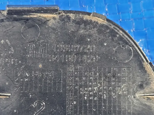 OPEL Zafira C Tappo paraurti posteriore OEM 13300720 image 4