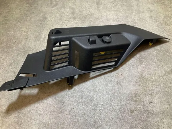 Ford Heckklappenschlossabdeckung OEM 1TBA46808A - Gebraucht image 2